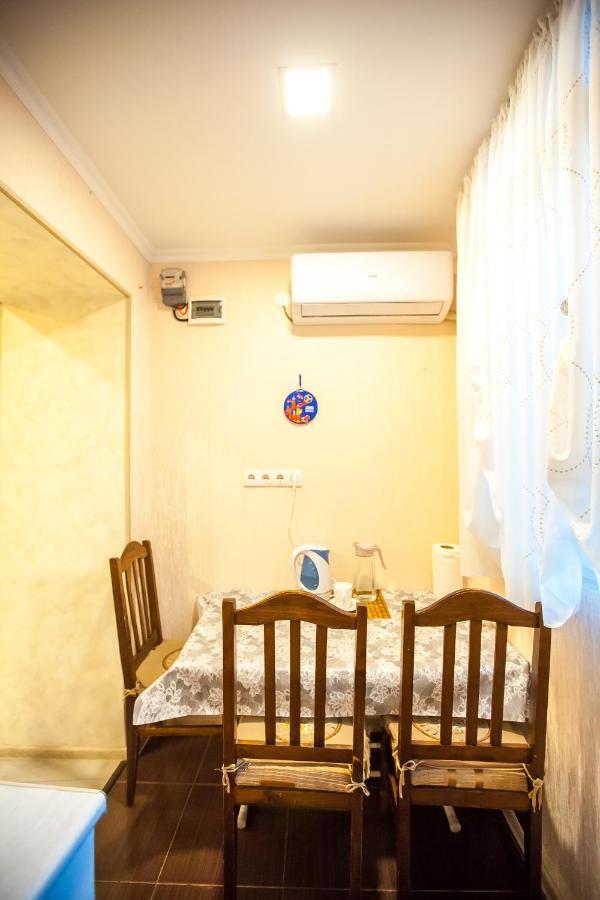 Guest House Happy Holidays Tbilisi Exteriör bild